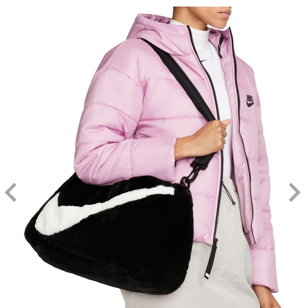 Stylish Nike Bag- excellent condition!!